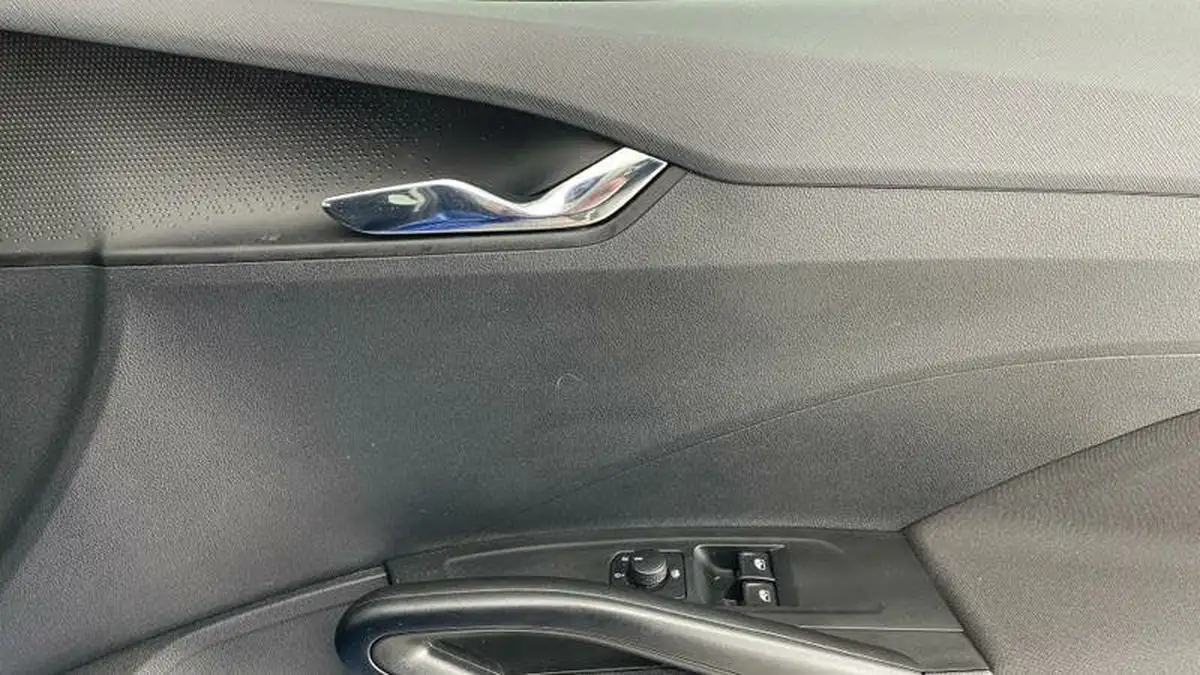 2022-skoda-fabia-10-mpi-colour-edition-big-18