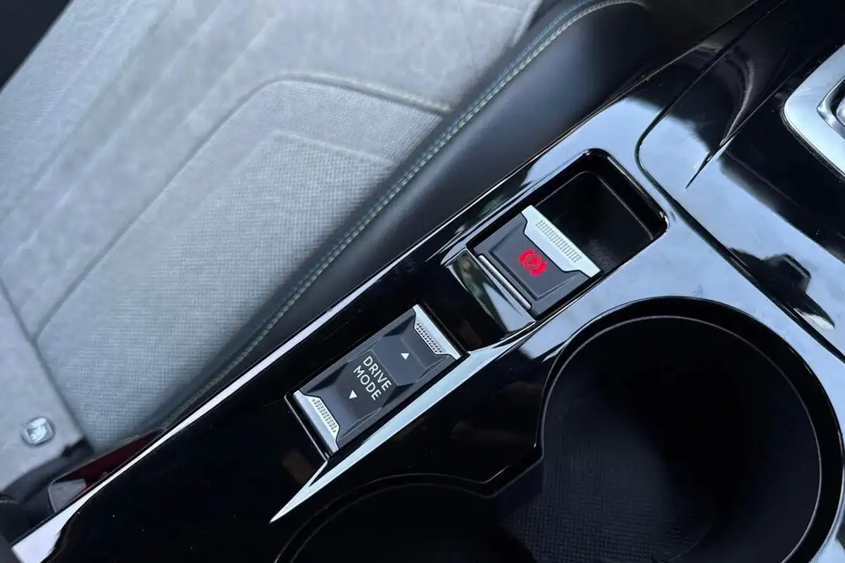 2021-peugeot-2008-suv-e-gt-premium-big-60
