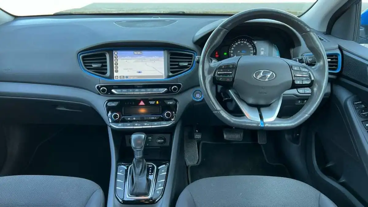 2018-hyundai-ioniq-16-gdi-premium-plug-in-hybrid-big-10