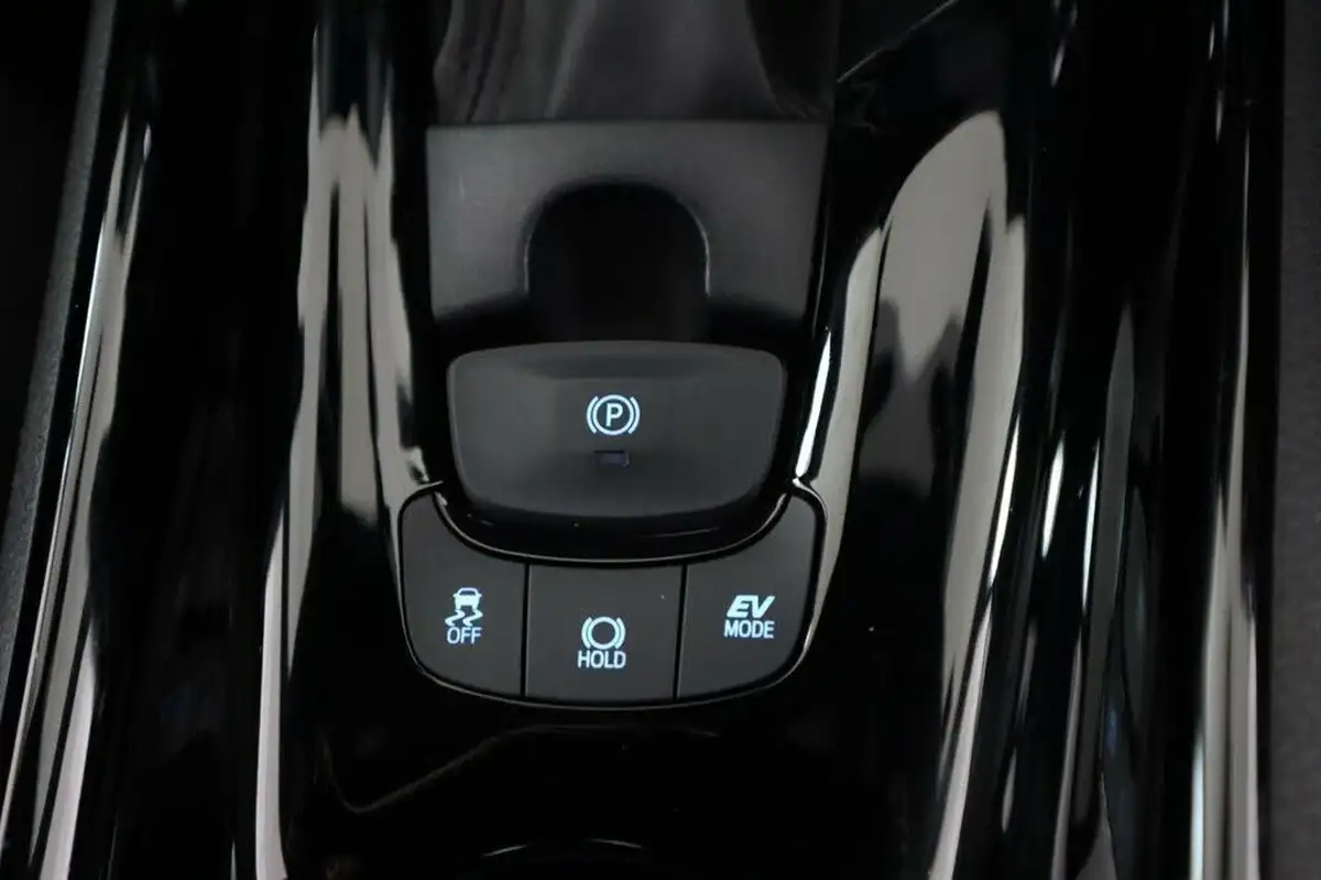 2020-toyota-c-hr-18-vvt-i-design-big-18