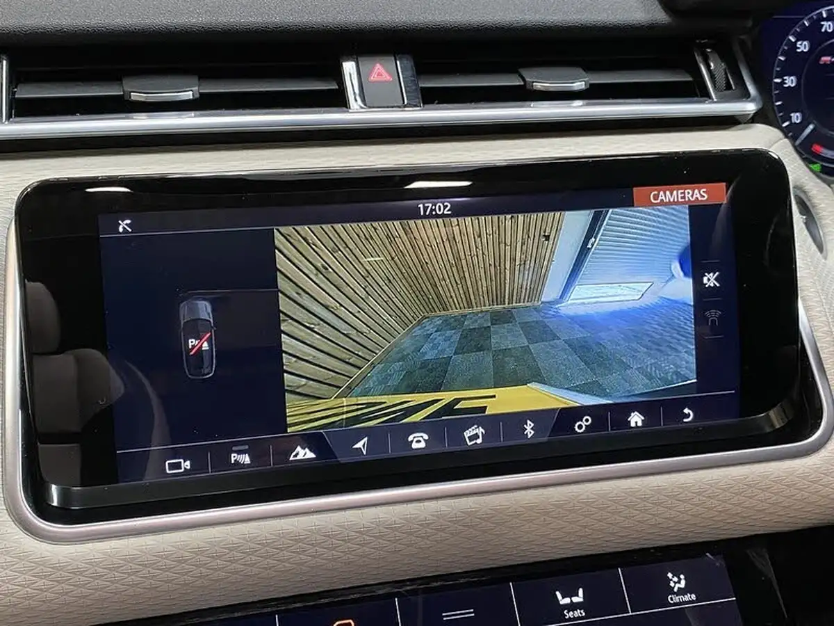 2017-land-rover-range-rover-velar-20-d240-r-dynamic-se-big-42