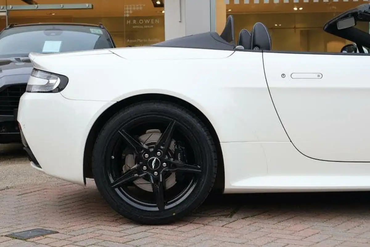 2018-aston-martin-vantage-47-v8-vantage-s-roadster-sportshift-ii-big-21