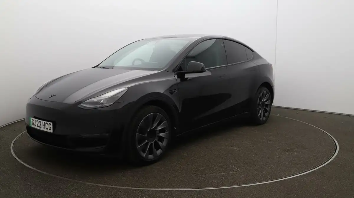 2022-tesla-model-y-e-long-range-big-3