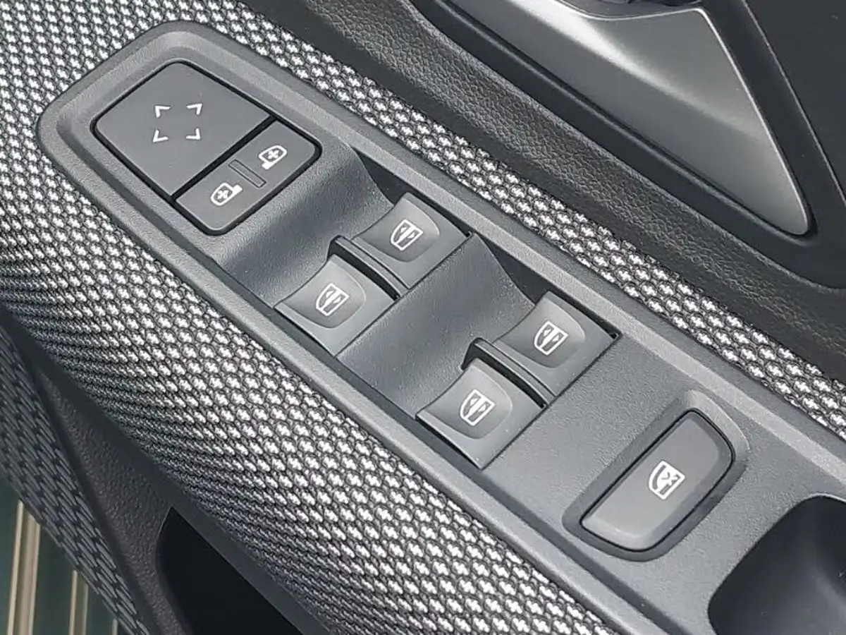 2024-dacia-sandero-stepway-10-tce-expression-90bhp-big-14