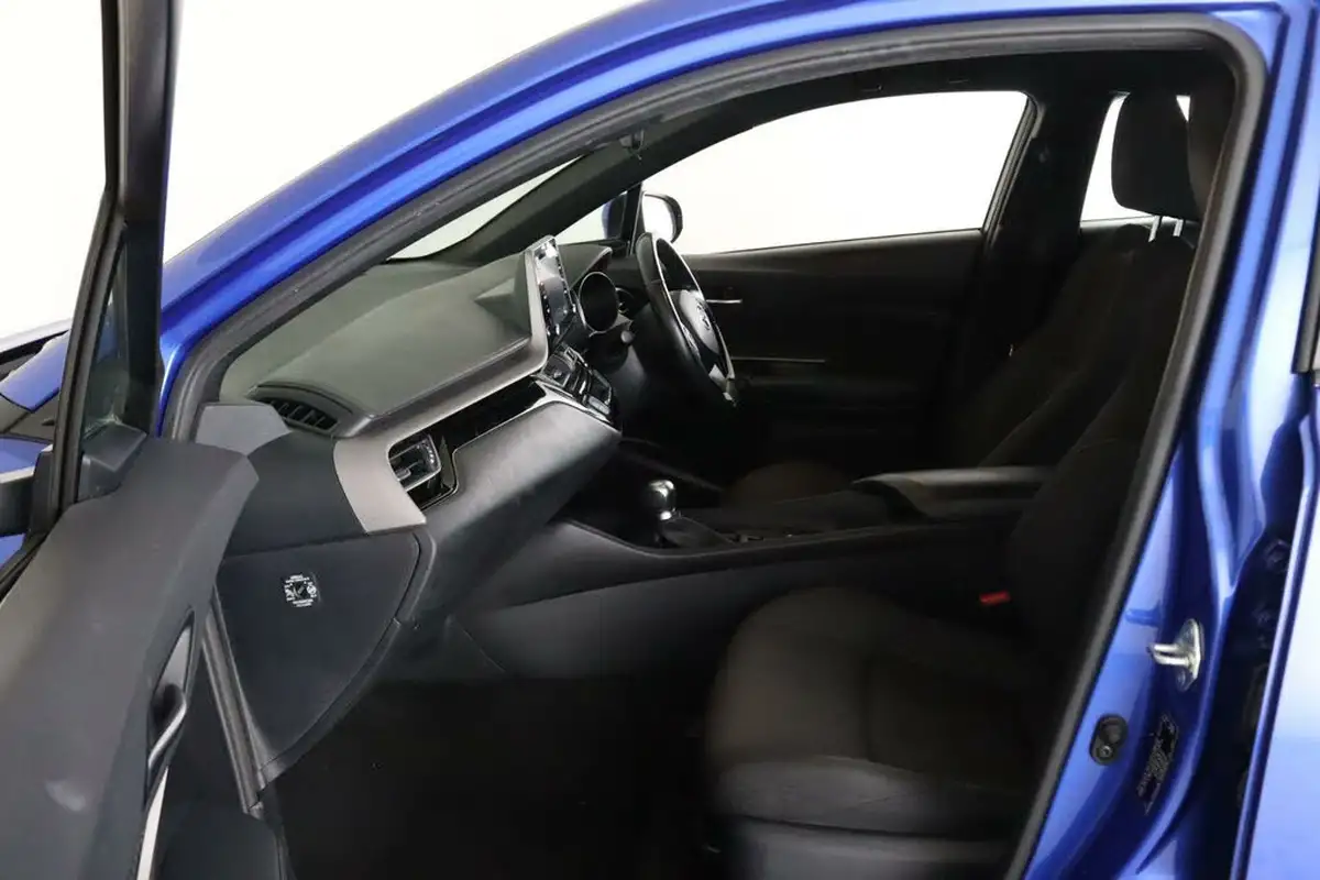 2021-toyota-c-hr-18-vvt-i-icon-big-10