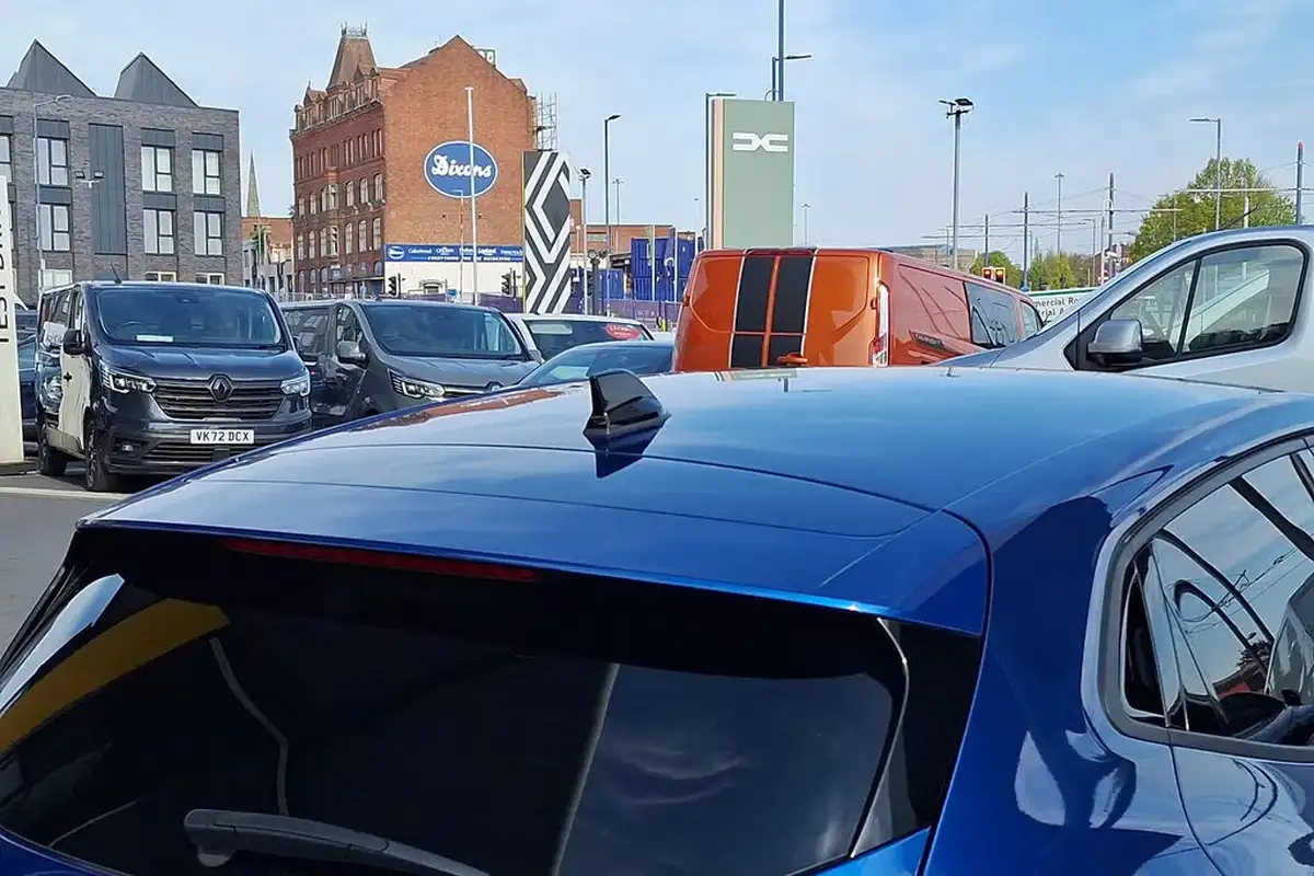 2024-renault-clio-16-esprit-alpine-big-15