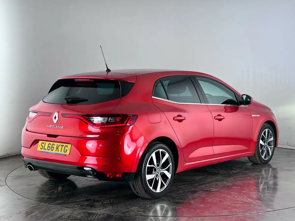 2016-renault-megane-15dci-dynamique-s-nav-hatchback-big-5