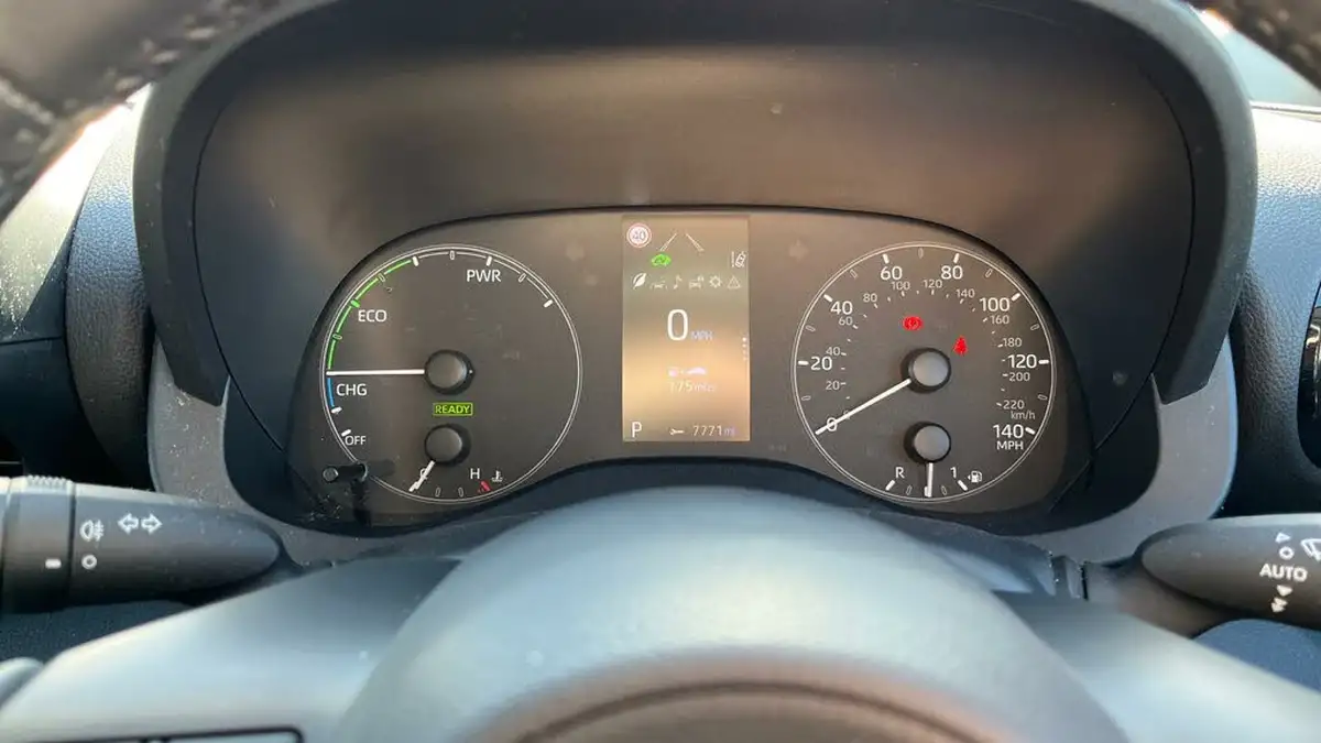 2022-toyota-yaris-15-vvt-i-icon-big-8