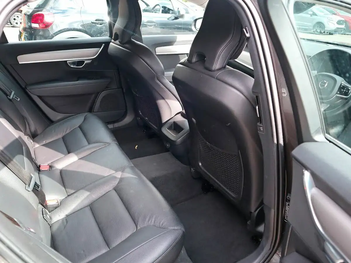 2021-volvo-v90-20-b4-momentum-big-3