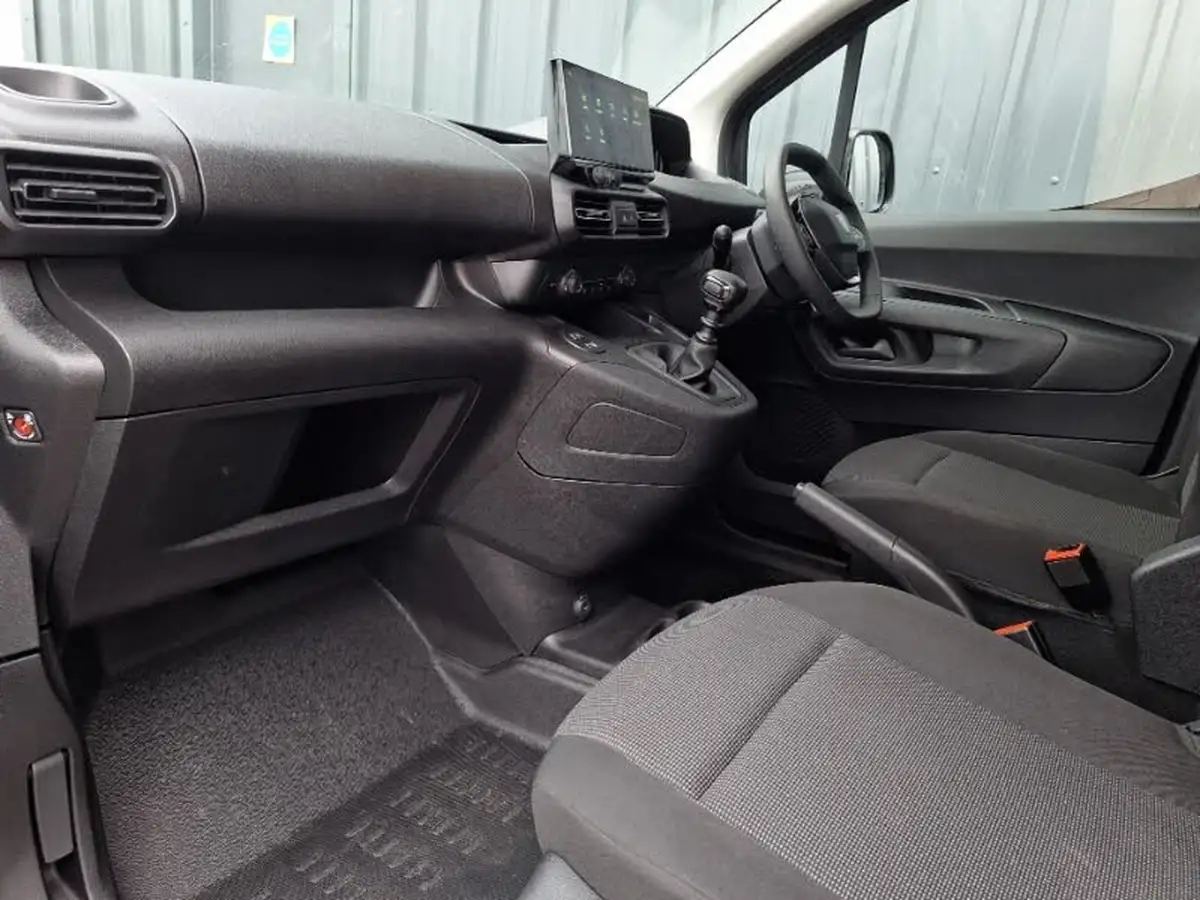 2024-peugeot-partner-15-bluehdi-professional-100pseu6d-big-4