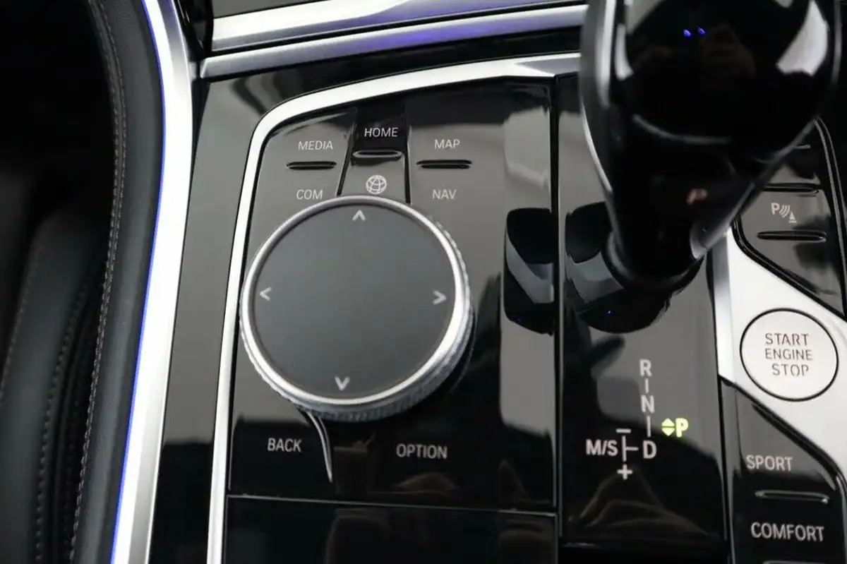 2022-bmw-8-series-30td-840d-xdrive-m-sport-gran-coupe-4d-big-9