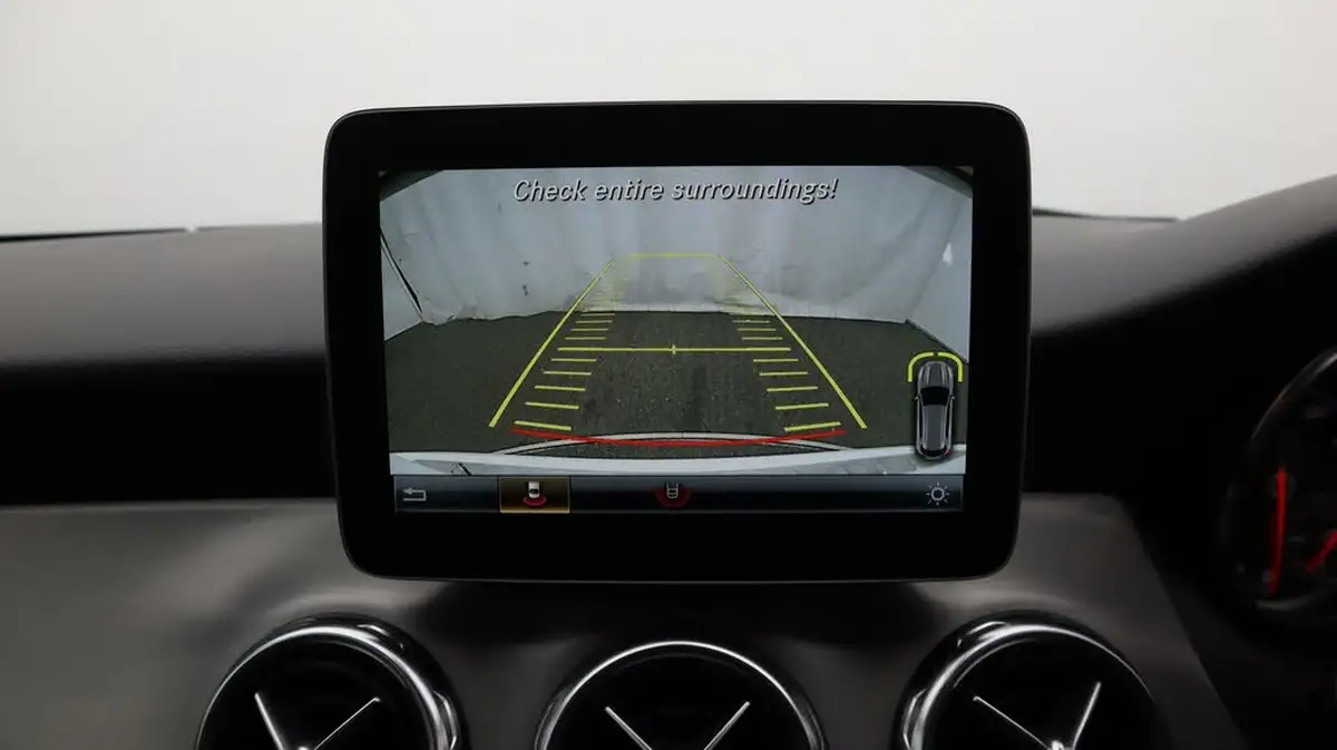 2019-mercedes-benz-gla-class-16-gla-200-amg-line-edition-7g-dct-big-25