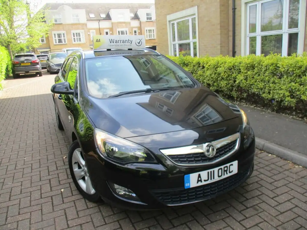 2011-vauxhall-astra-16-sri-vvt-16v-115ps-estate-5d-auto-big-3