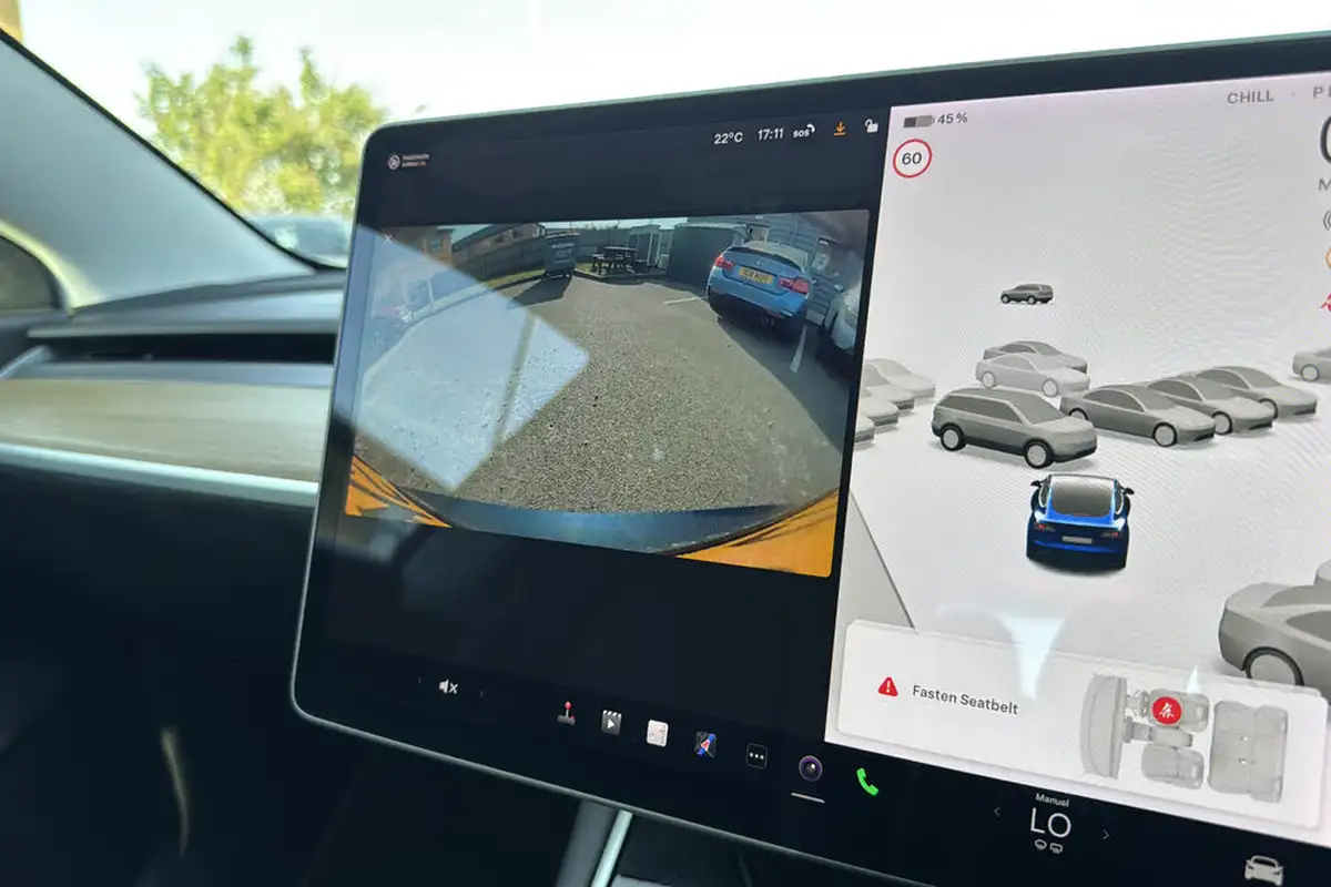 2020-tesla-model-3-e-long-range-big-42