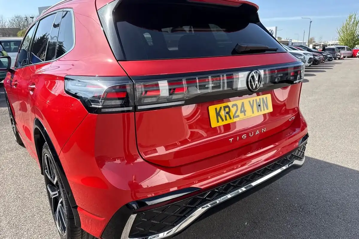 2024-volkswagen-tiguan-15-etsi-r-line-launch-edition-big-7