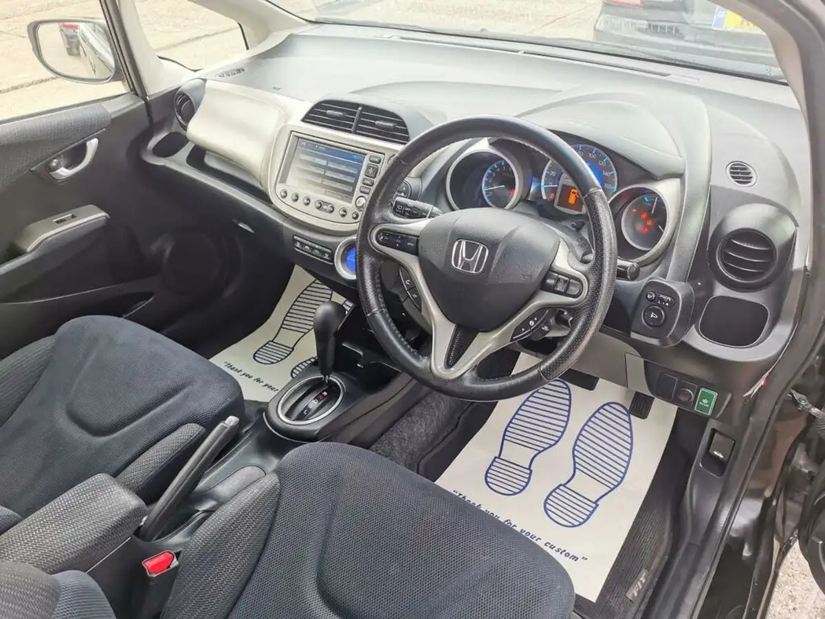 2012-honda-jazz-big-8
