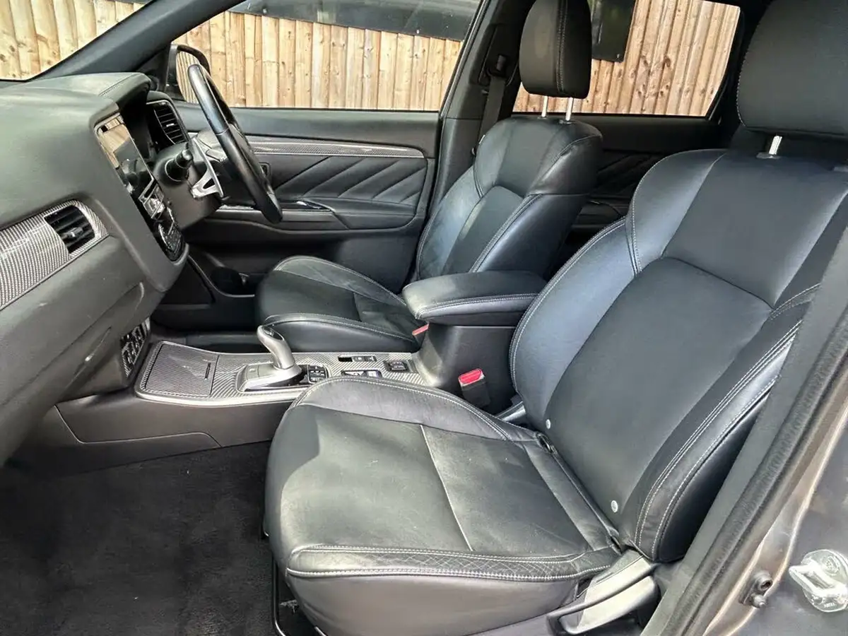 2018-mitsubishi-outlander-24-4h-phev-big-27
