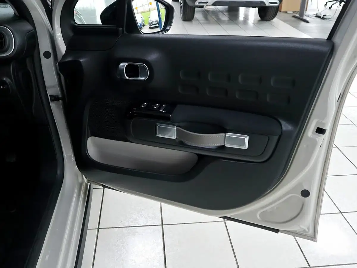 2021-citroen-c3-12-puretech-shine-110ps-big-19