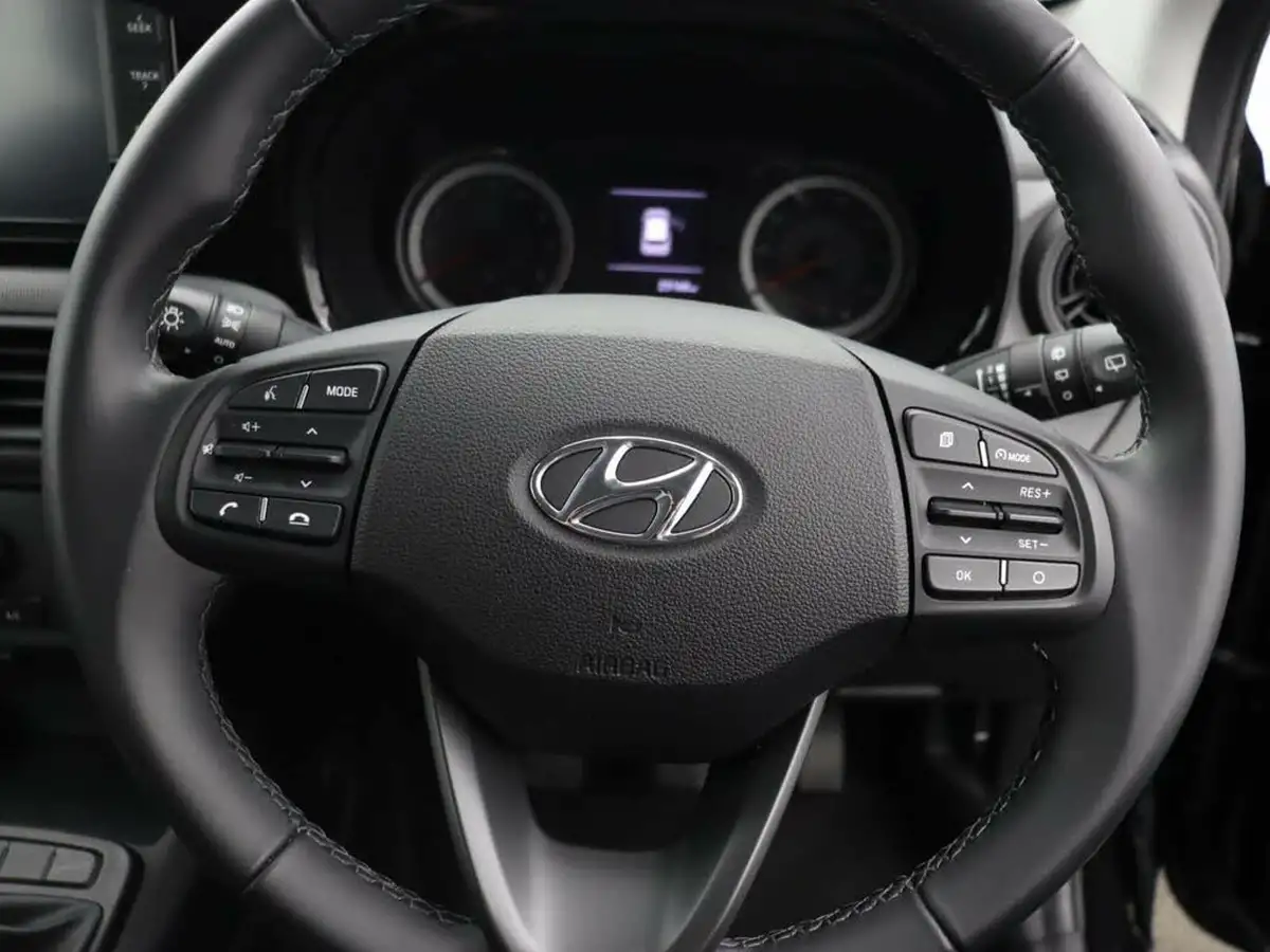 2022-hyundai-i10-12-se-connect-big-29