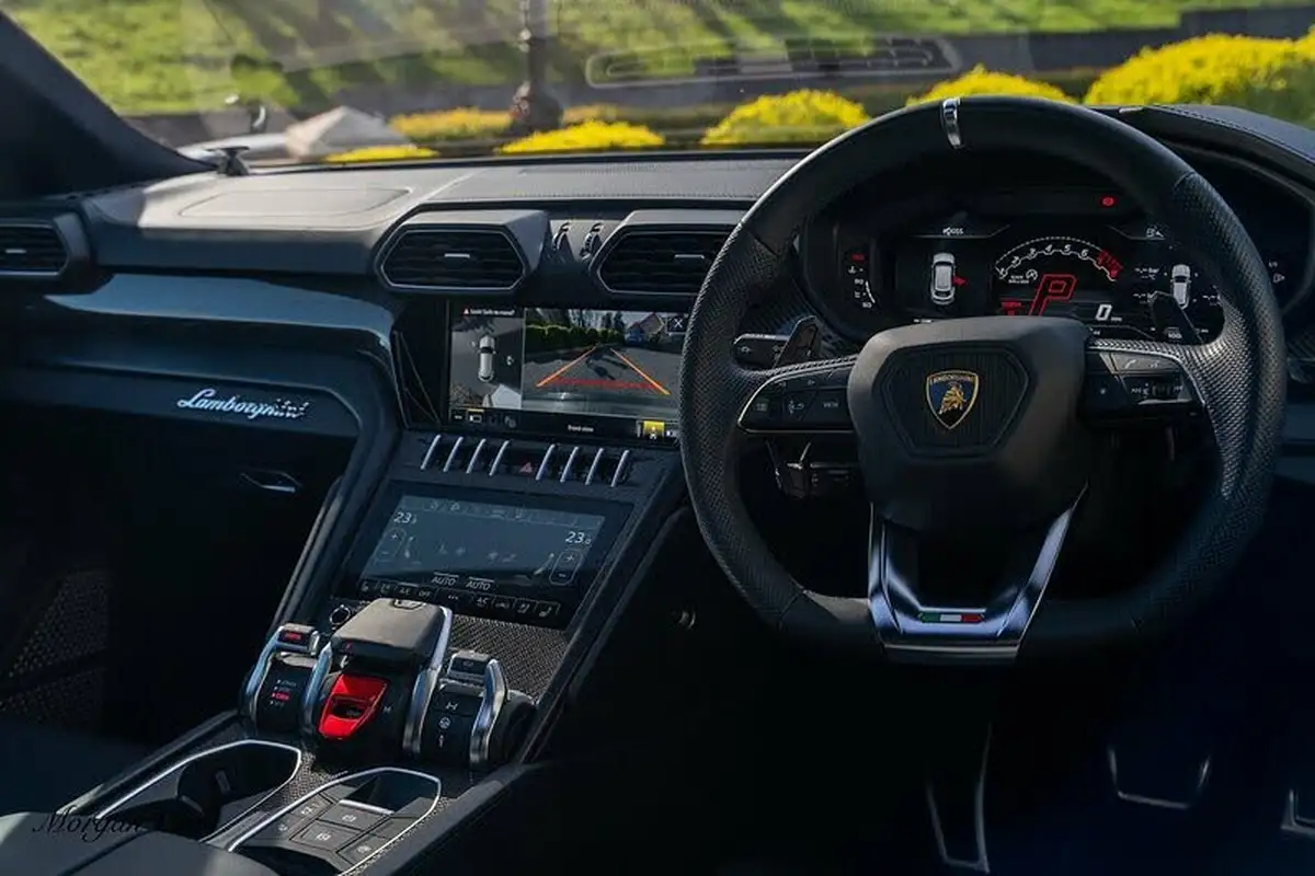 2021-lamborghini-urus-40-no-trim-big-39
