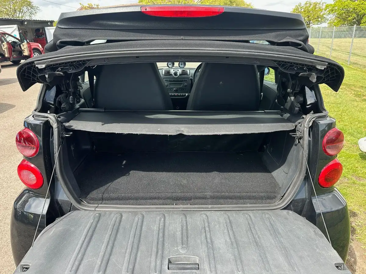 2010-smart-fortwo-10-pulse-71bhp-cabriolet-big-2