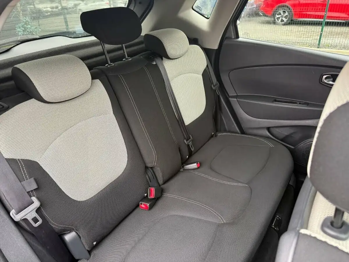 2018-renault-captur-09-tce-iconic-big-44