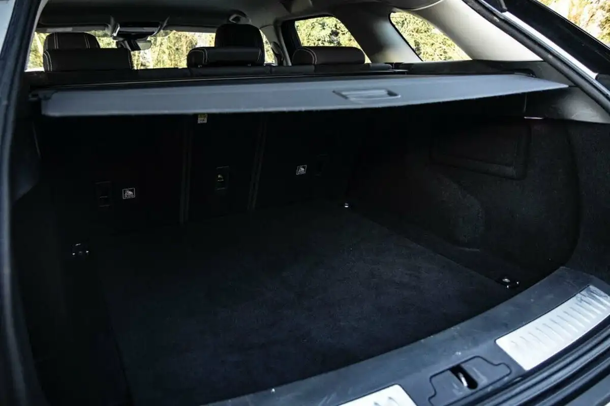 2020-land-rover-range-rover-velar-20-p250-no-trim-big-15