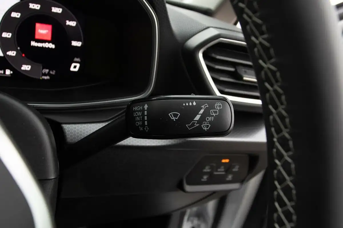 2024-seat-leon-15-tsi-se-dynamic-hatchback-big-17