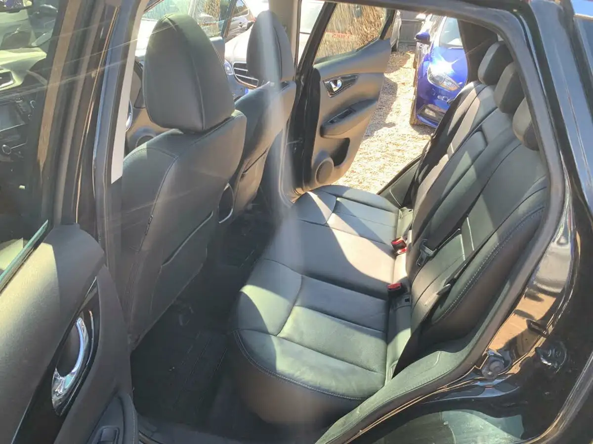2014-nissan-qashqai-16dci-tekna-4x4-big-35