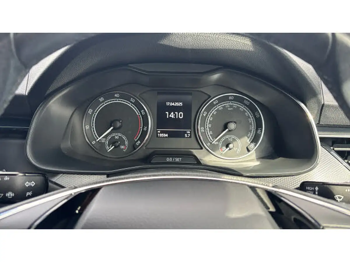 2022-skoda-kamiq-10-tsi-se-111ps-big-17