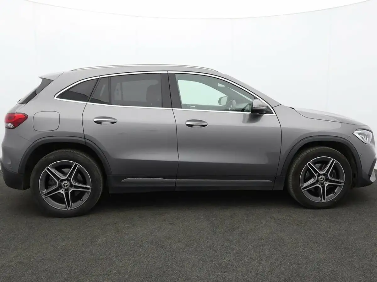 2021-mercedes-benz-gla-class-big-7