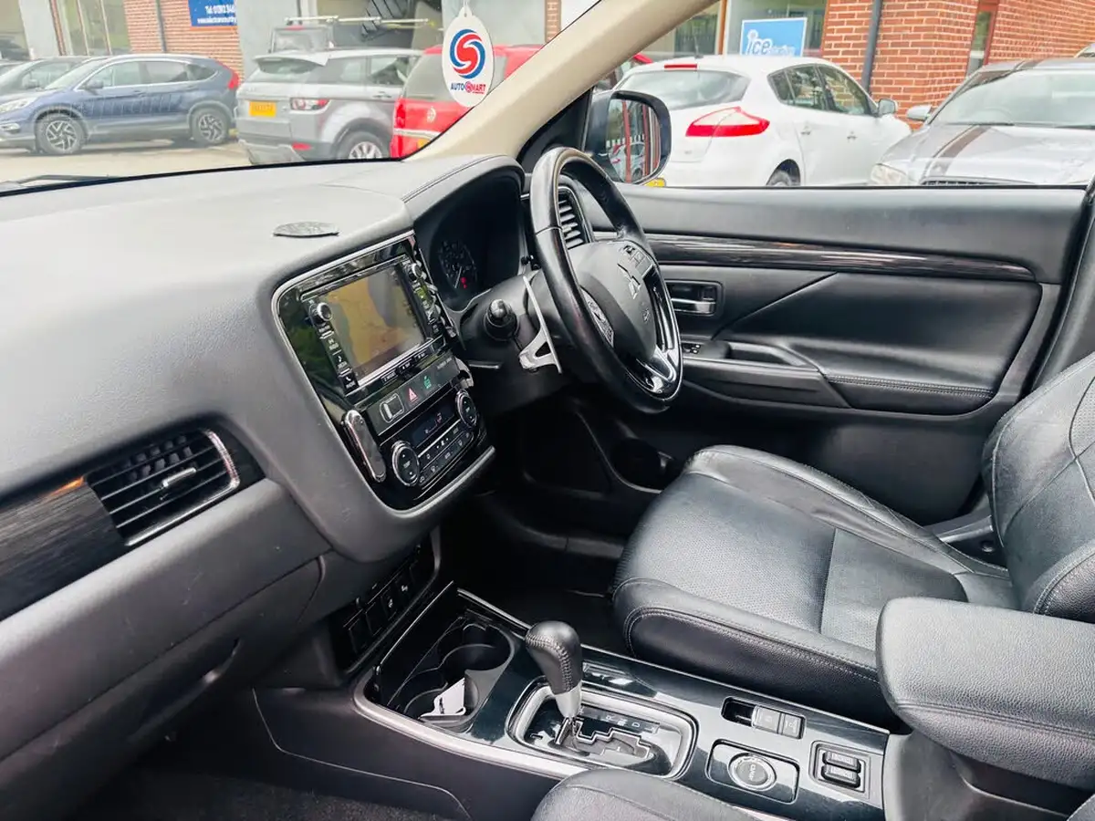 2017-mitsubishi-outlander-22di-d-4-auto-big-5
