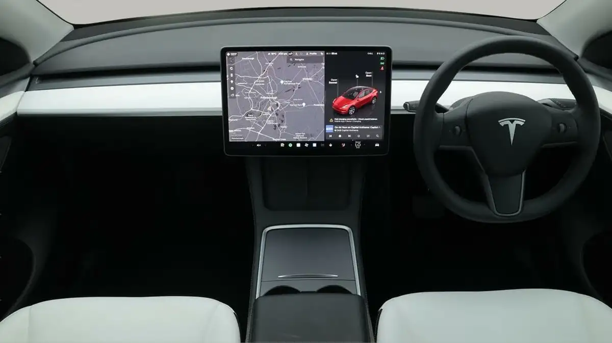 2022-tesla-model-y-e-long-range-big-13
