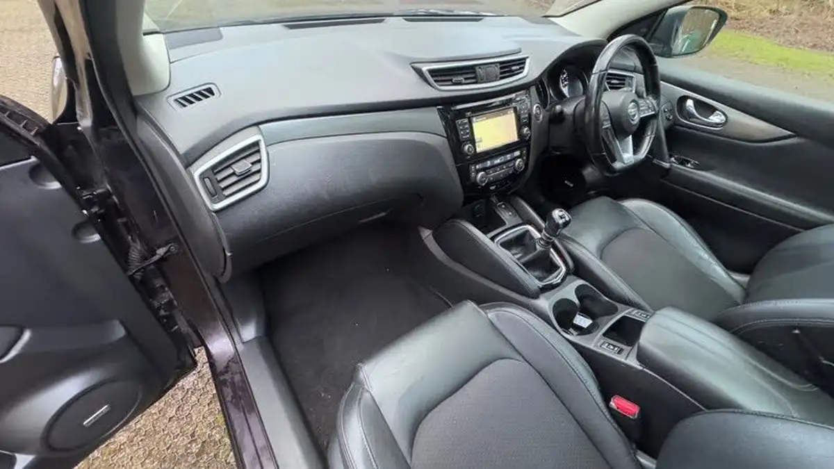 2017-nissan-qashqai-15dci-tekna-big-11