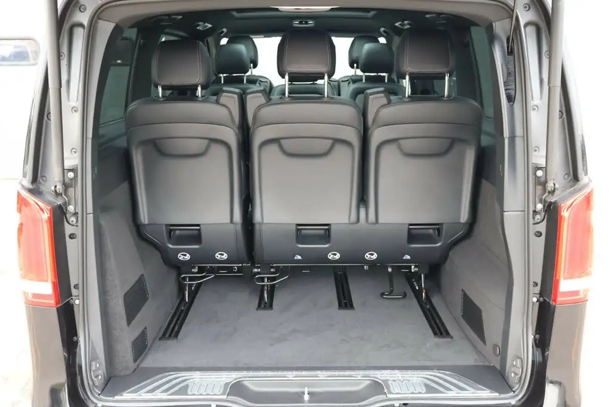 2023-mercedes-benz-v-class-20d-v220d-amg-line-long-big-30