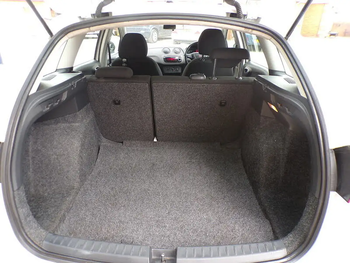 2012-seat-ibiza-16td-se-105-st-estate-5d-big-18