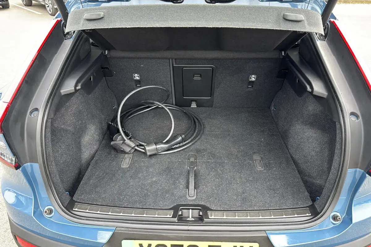 2022-volvo-c40-e-recharge-plus-228bhp-big-16