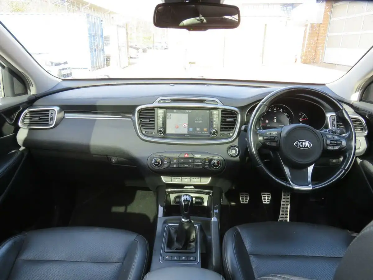 2017-kia-sorento-22-crdi-kx-3-big-11