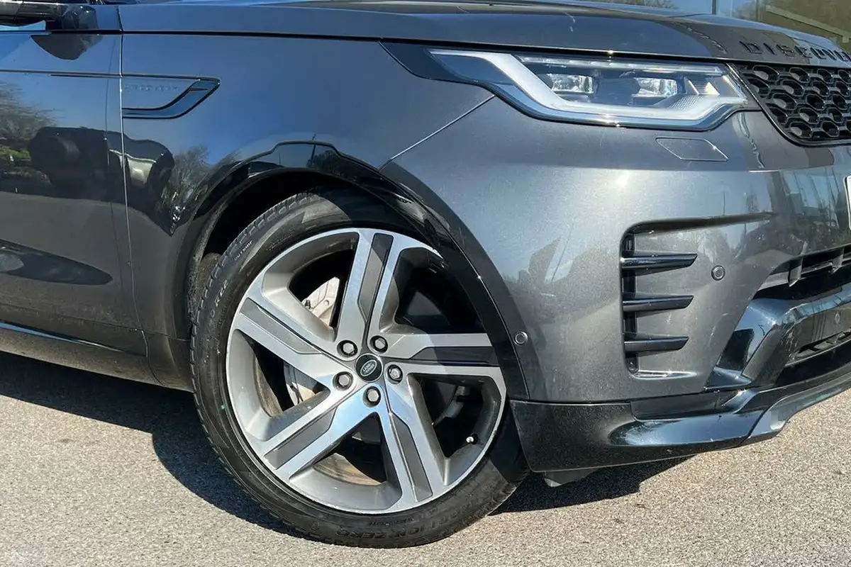 2022-land-rover-discovery-30-d300-r-dynamic-hse-big-8