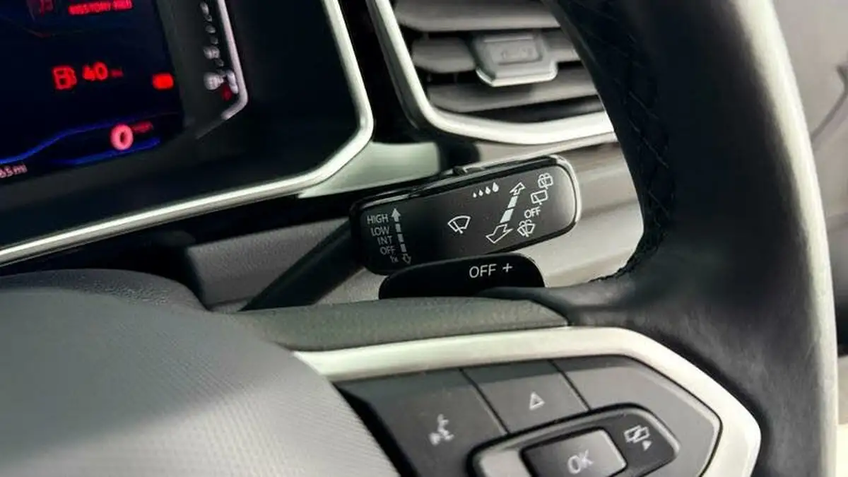 2024-volkswagen-t-roc-15-tsi-r-line-hatchback-5d-dsg-big-12