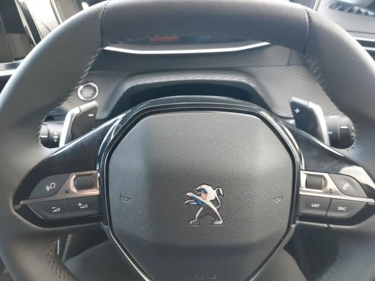 2023-peugeot-208-12-puretech-allure-premium-100ps-eat8-big-14