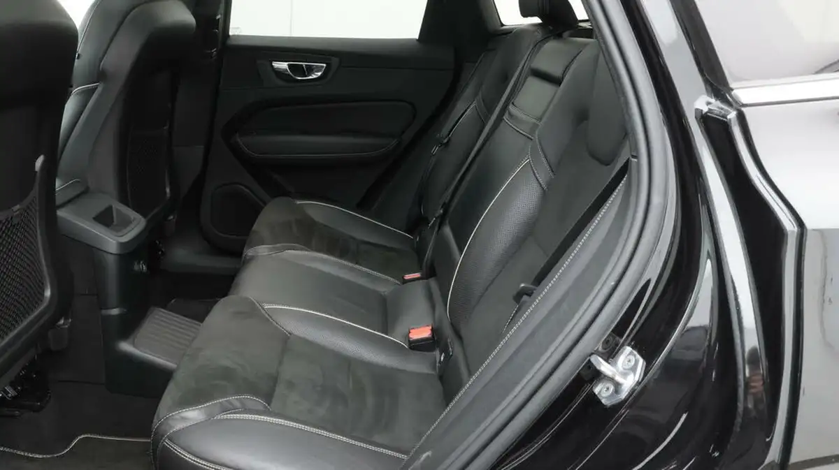 2019-volvo-xc60-20-t8-r-design-ss-big-16