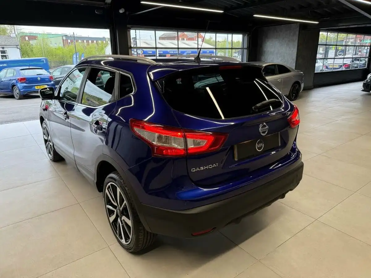 2014-nissan-qashqai-16dci-tekna-4x4-big-3