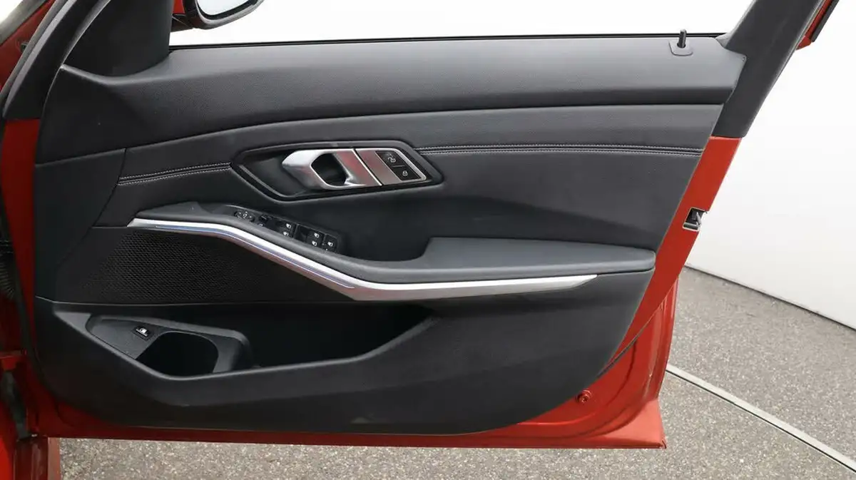2020-bmw-3-series-20-330e-m-sport-saloon-4d-big-15