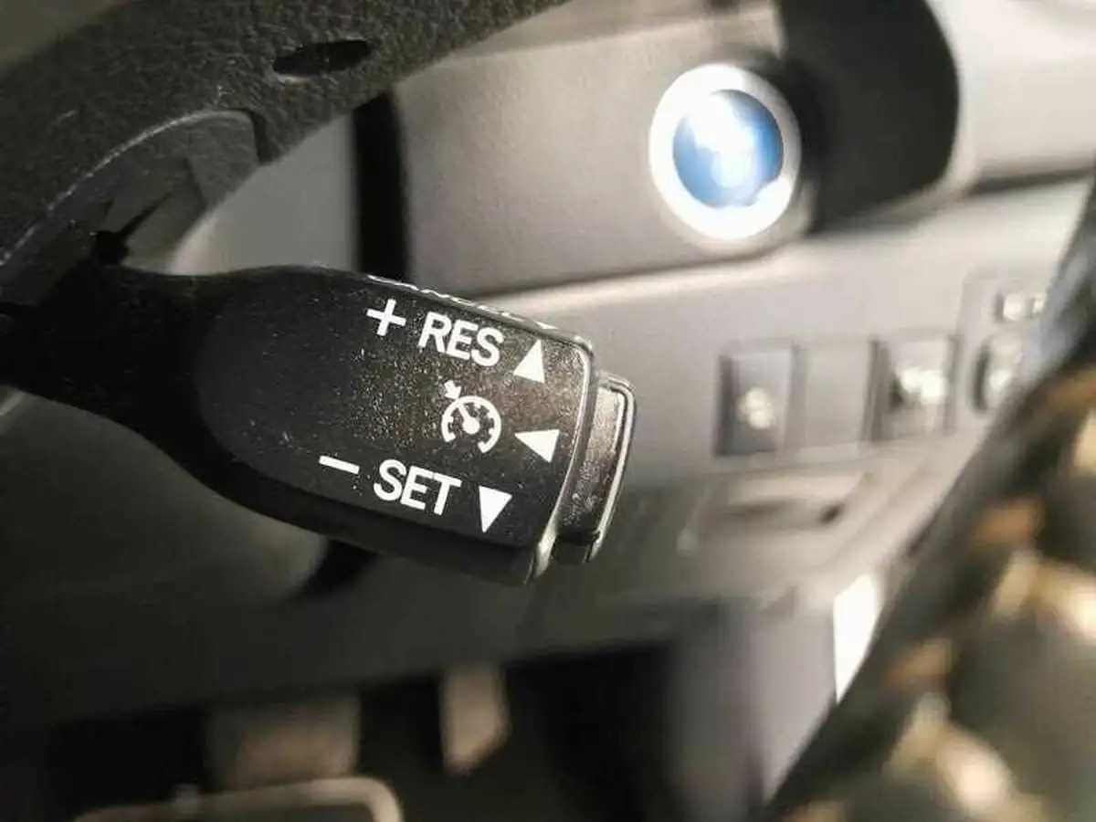 2019-toyota-auris-18-vvt-i-hsd-icon-tech-estate-big-17