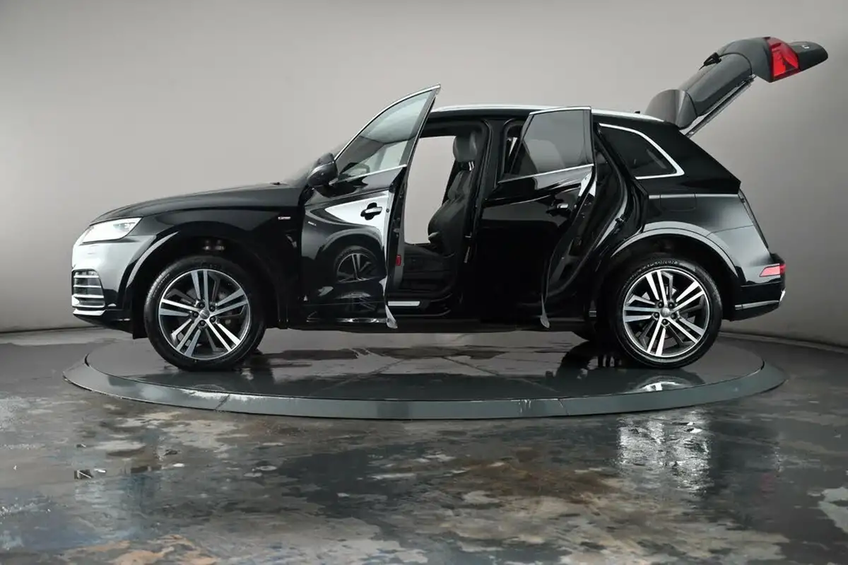 2020-audi-q5-20-55-tfsi-e-s-line-competition-big-38
