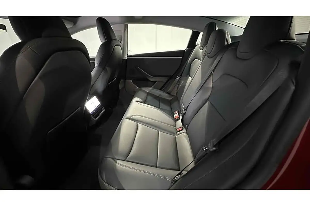 2024-tesla-model-3-e-rwd-big-21