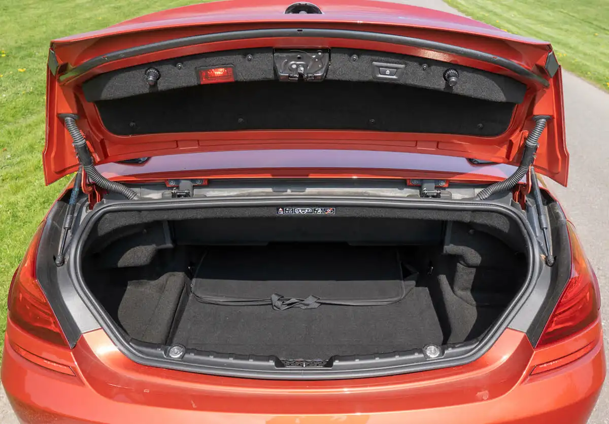 2015-bmw-6-series-44-m6-575bhp-convertible-2d-big-19