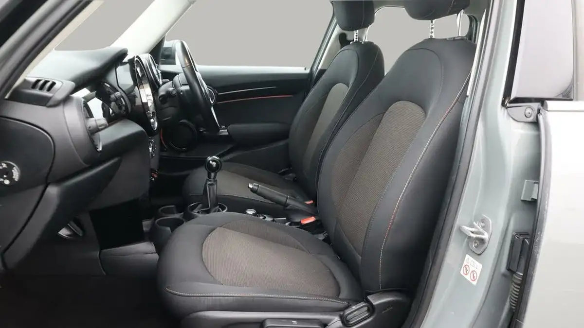 2022-mini-cooper-15-cooper-classic-hatchback-5d-big-14
