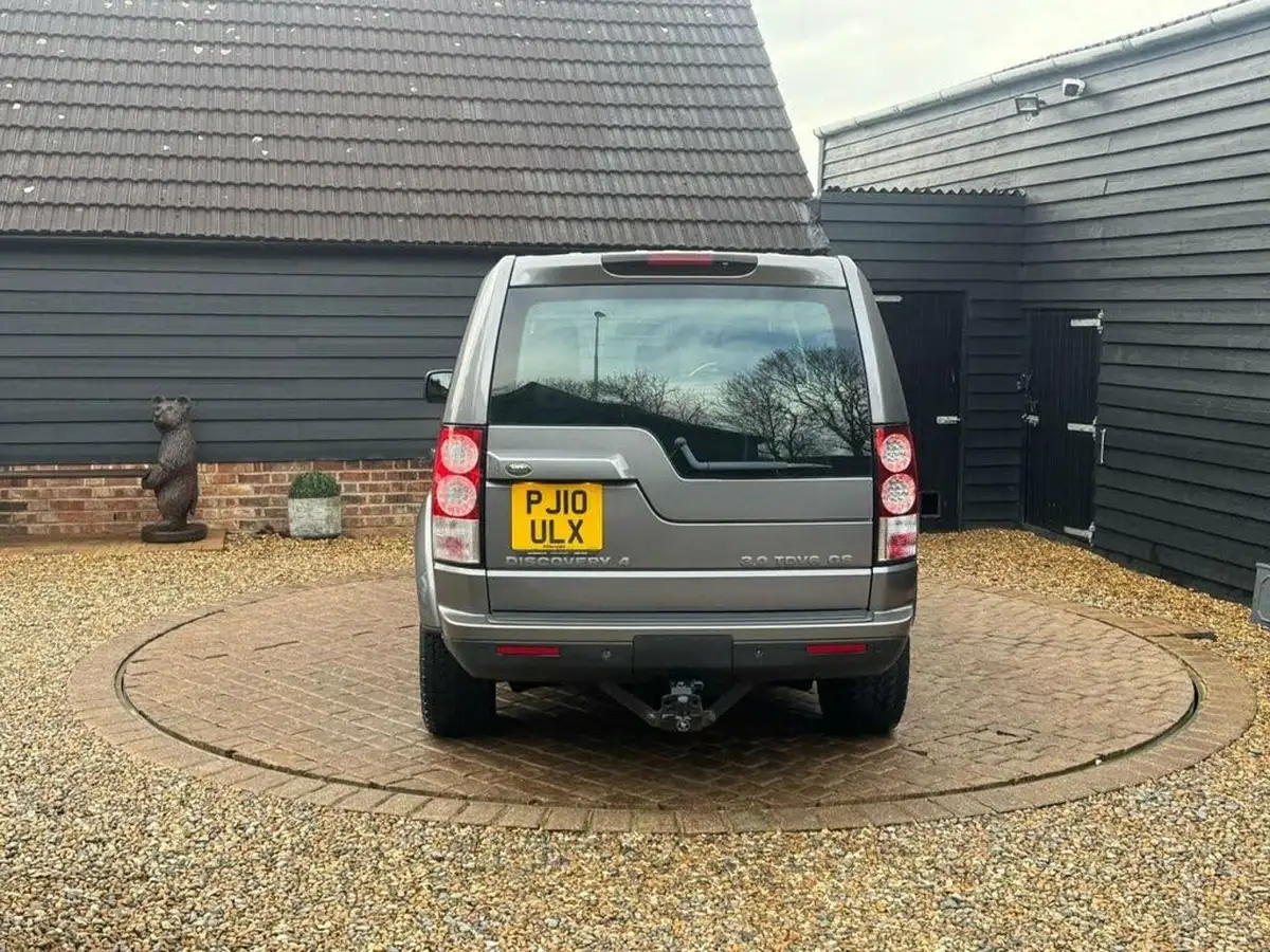 2010-land-rover-discovery-4-30-sd-v6-gs-big-2